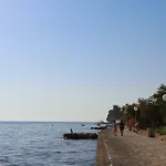 Nada *