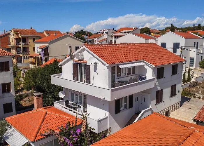 Nada アパート ザダル