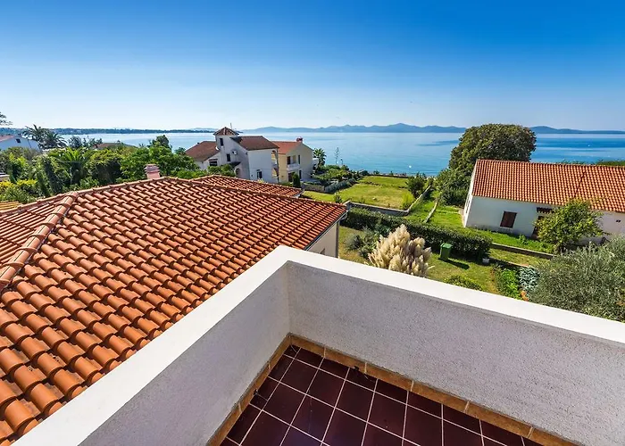 Nada アパート ザダル