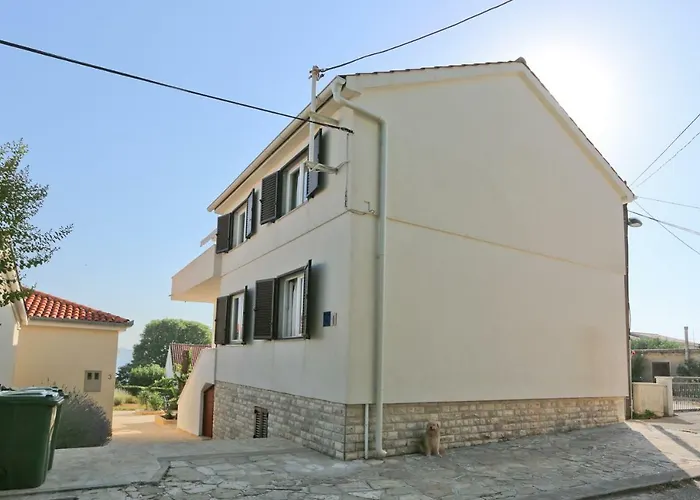 Nada アパート ザダル