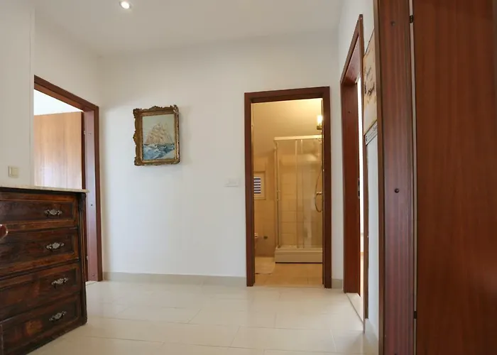 Nada アパート ザダル